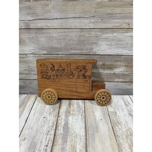 Vintage 1986 Toystalgia Wooden Clown Circus Truck Coin Bank Golden Valley MN